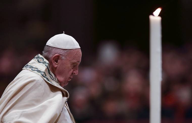 Папа римский извинился за инцидент с паломницей