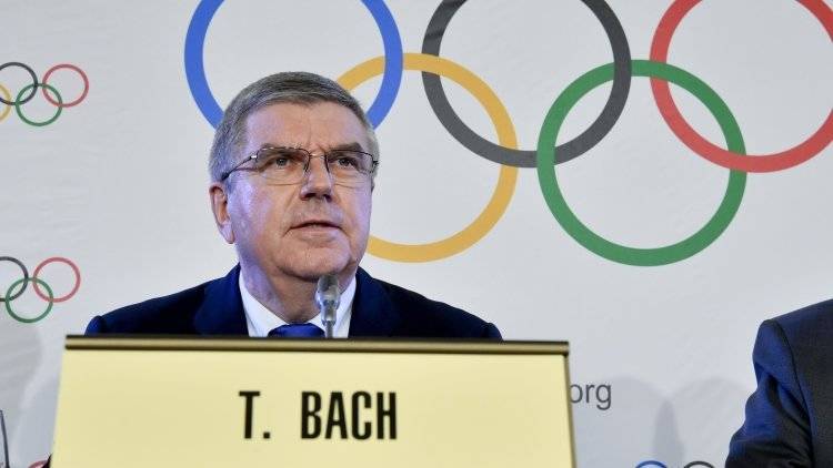 Президент МОК призвал не политизировать Олимпийские игры