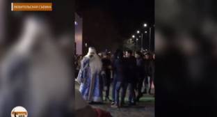 Двое жителей Волгоградской области арестованы после конфликта с Дедом Морозом