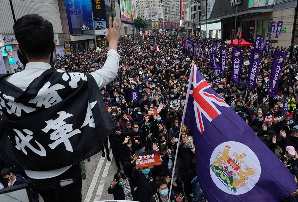 На акцию протеста в Гонконге вышли больше миллиона человек