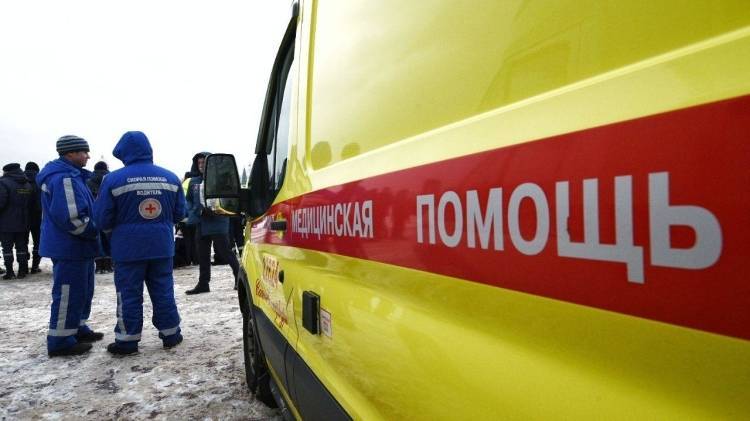 Автомобиль в Волгоградской области сбил молодую семью с ребенком