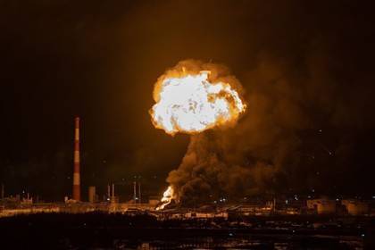 Власти Ухты оценили опасность пожара на нефтяном заводе