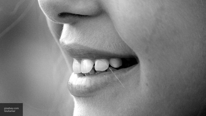 Французские ученые представили устройство, которое чистит зубы за 10 секунд