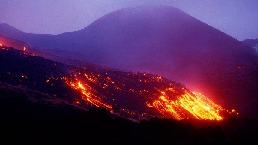 Проснулся самый активный вулкан Мексики Попокатепетль — видео