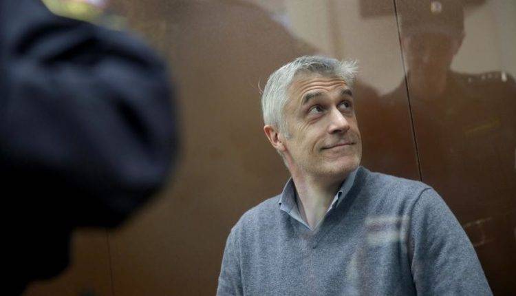 Басманный суд Москвы оставил Калви под домашним арестом