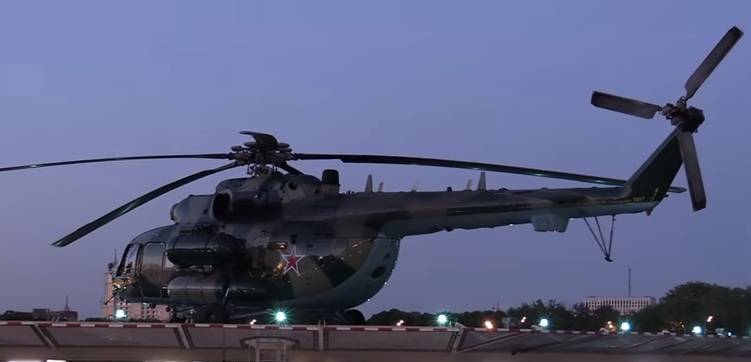 Вертолет Ми-8 выполнил аварийную посадку в Красноярском крае