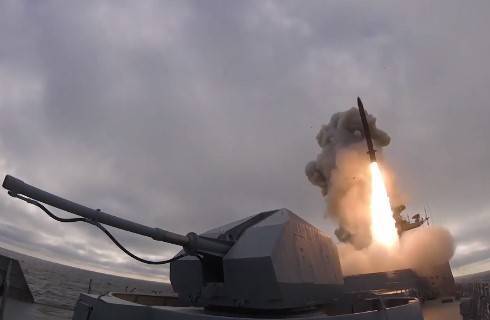 Появилось видео поражения цели ракетой «Калибр» в Черном море