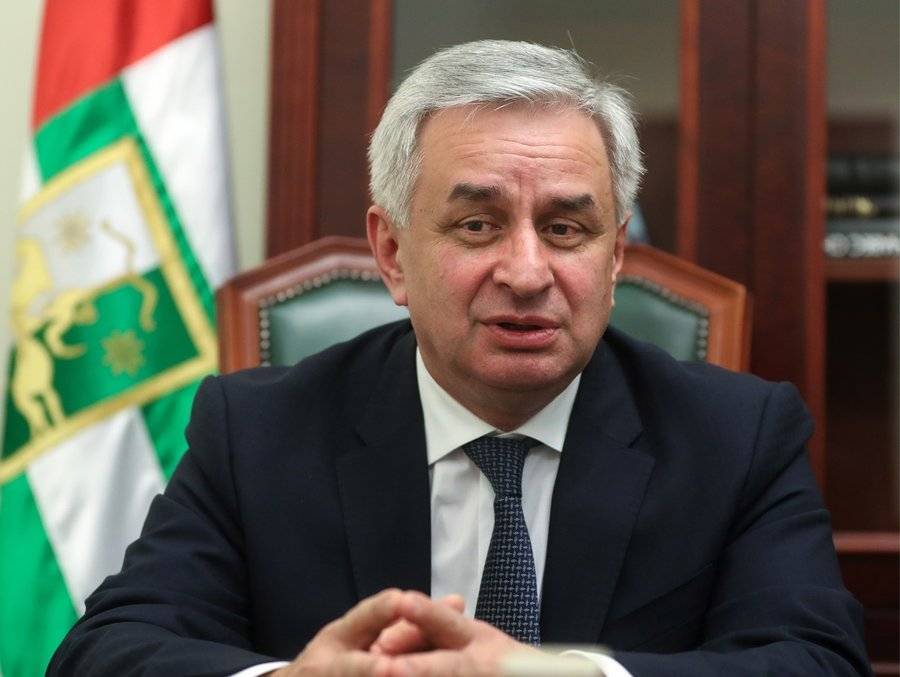 Президент Абхазии не будет уходить в отставку из-за протестов