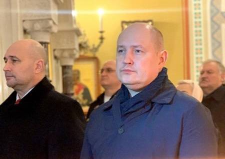 Врио губернатора Севастополя появился на рождественской службе с рогами