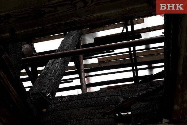 В Троицко-Печорском районе огонь уничтожил баню
