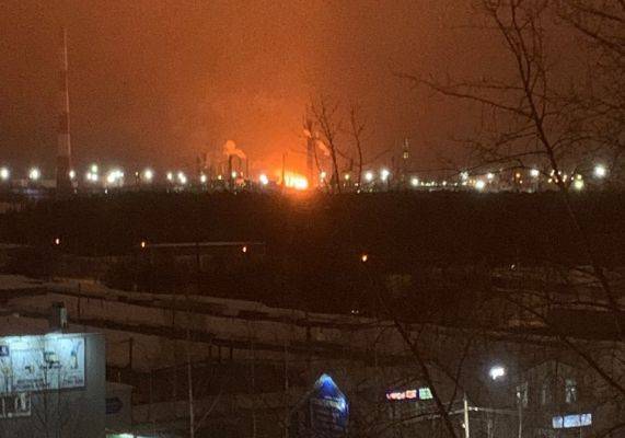 Пожар на НПЗ в Ухте привел к утечке нефтепродуктов