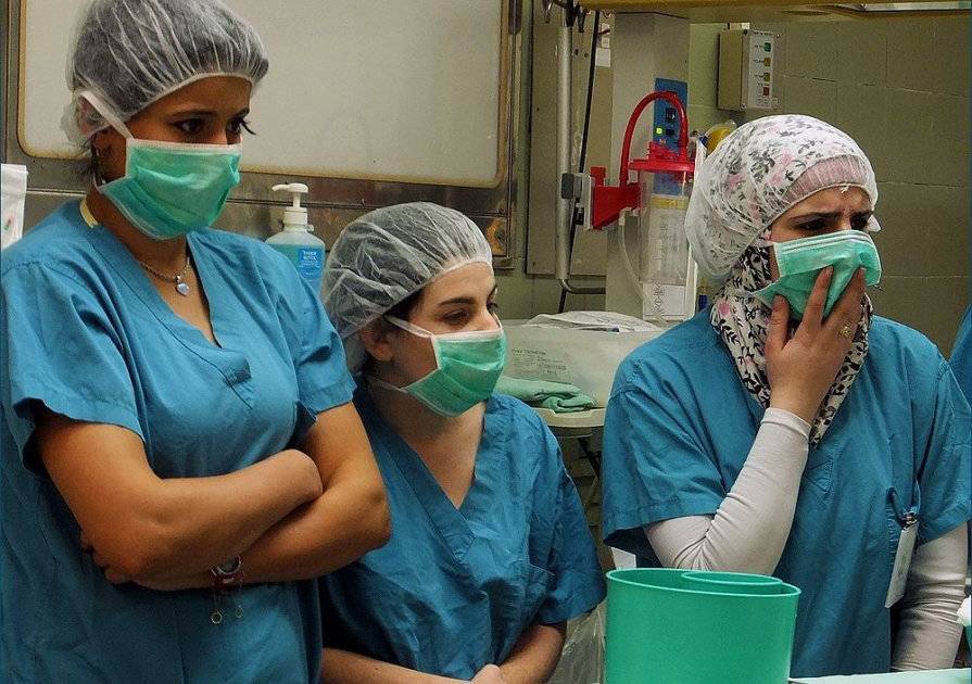 В Мурманской области трое студентов-медиков 7 часов ампутировали ногу пациенту
