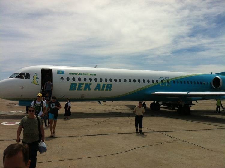 Казахстан обнародовал предварительный отчет о крушении самолета в Алма-Ате