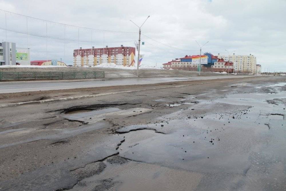 Прокуратура обнаружила некачественный асфальт на дороге в поселке Ленсоветовский