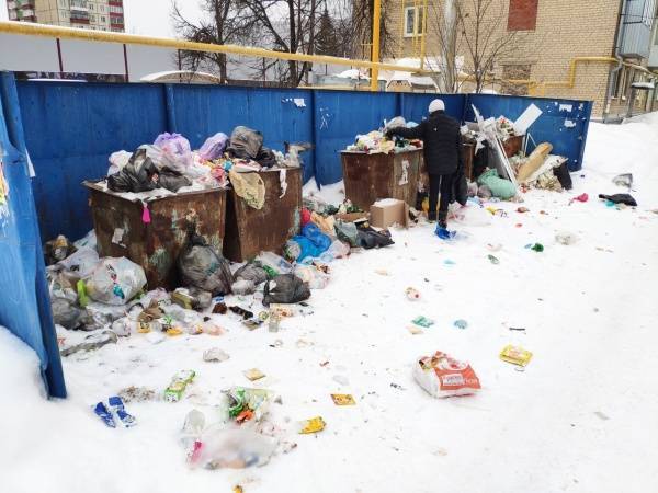 В новогодние праздники Сургут оказался завален мусором