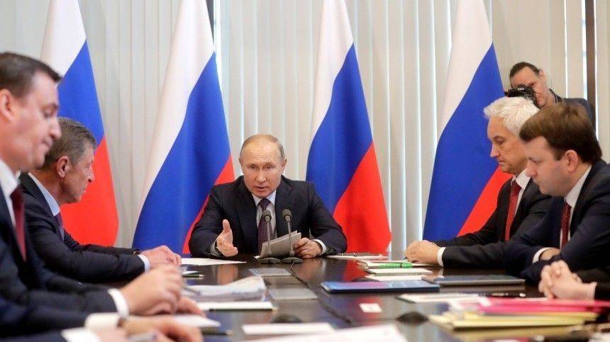 «Навести здесь порядок»: Владимир Путин потребовал улучшить качество жизни крымчан