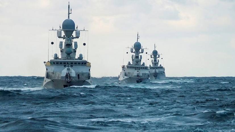 Корабли и суда Каспийской флотилии начали учения