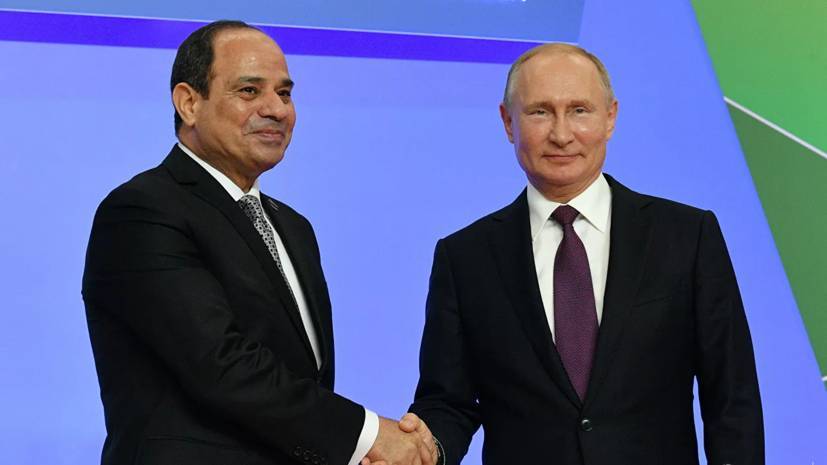 Путин обсудил с президентом Египта ситуацию в Ливии