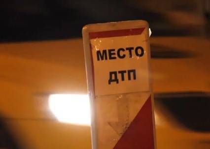 Три человека пострадали при столкновении маршрутки и грузовика в Подмосковье