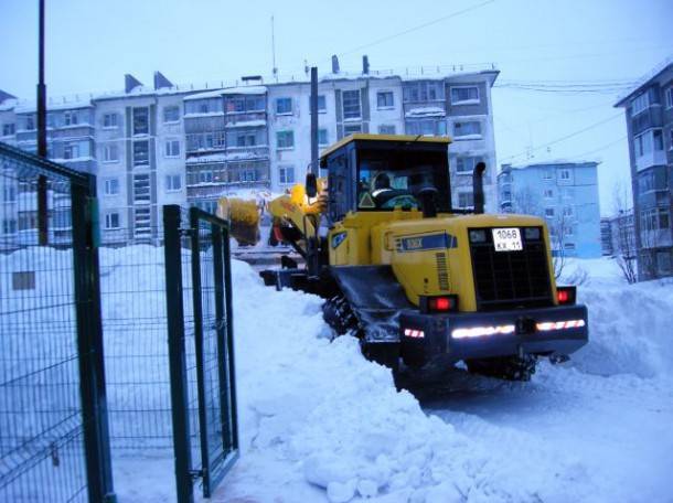В Воркуте откапывают от снега школы и детские сады
