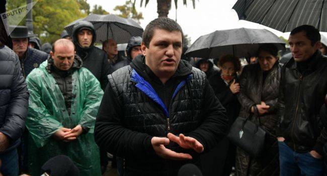 Лидер донбасского сопротивления «вскрыл» администрацию президента Абхазии