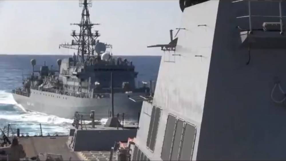 В Минобороны обвинили экипаж эсминца США в грубом нарушении правил