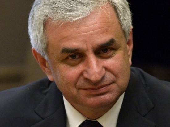 Суд Абхазии отменил итоги выборов президента