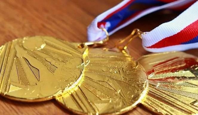 Команда российских конькобежцев завоевала золото на чемпионате Европы