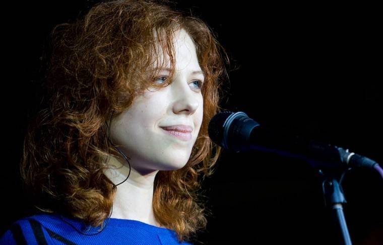 Артистка Юта снова спела для российских военных в Сирии