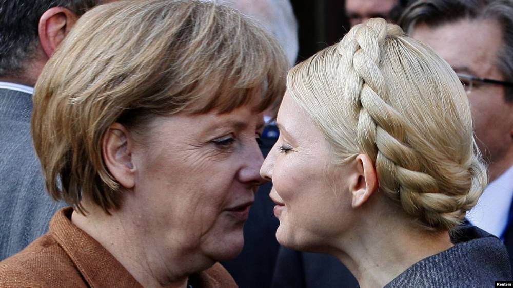 Стало известно, как Тимошенко «стучала» Меркель на Порошенко