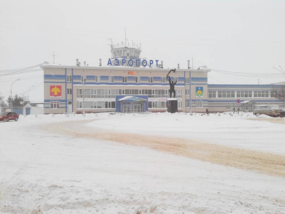 Вылетавший из Сыктывкара в Москву самолет не смог подняться в воздух