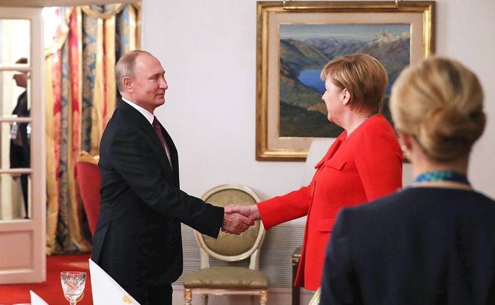 Путин обсудит с Меркель кризисную ситуацию на Ближнем Востоке