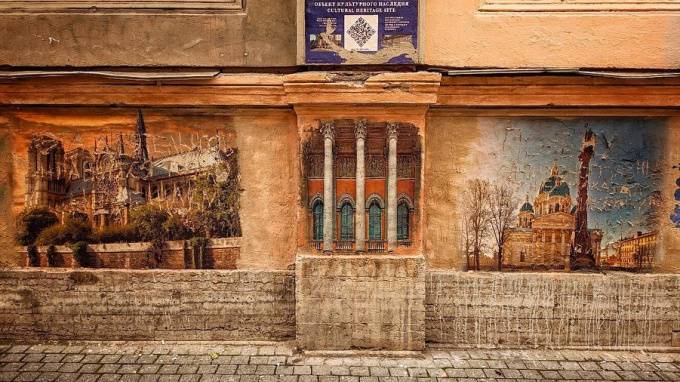Закрашенную галерею на переулке Радищева перенесут в центр города