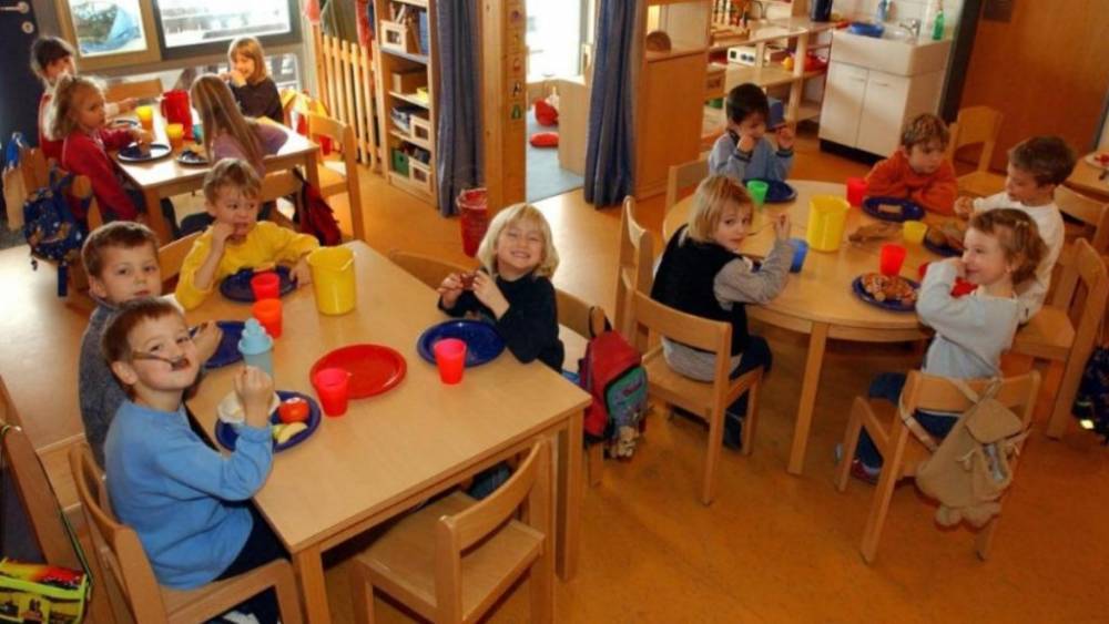 €1600 в месяц: матери приходится отдавать почти всю зарплату, чтобы оплачивать детский сад