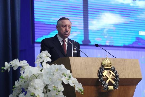 Беглов пообещал увеличить количество социальных объектов в Шушарах