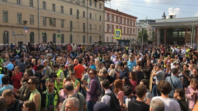 Организаторы митингов в Москве плюют на принципы демократии — Дудчак