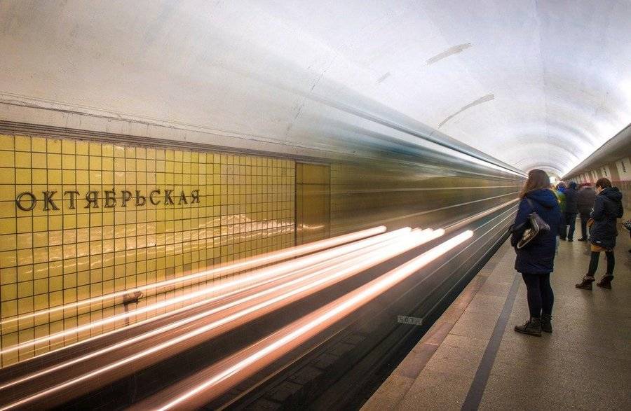 Человек упал на рельсы на Калужско-Рижской линии метро