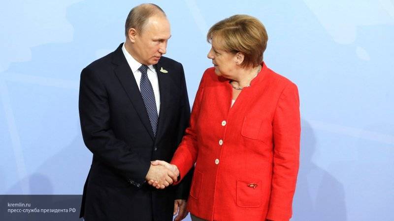 Меркель на встрече с Путиным поблагодарила за возможность побывать в России