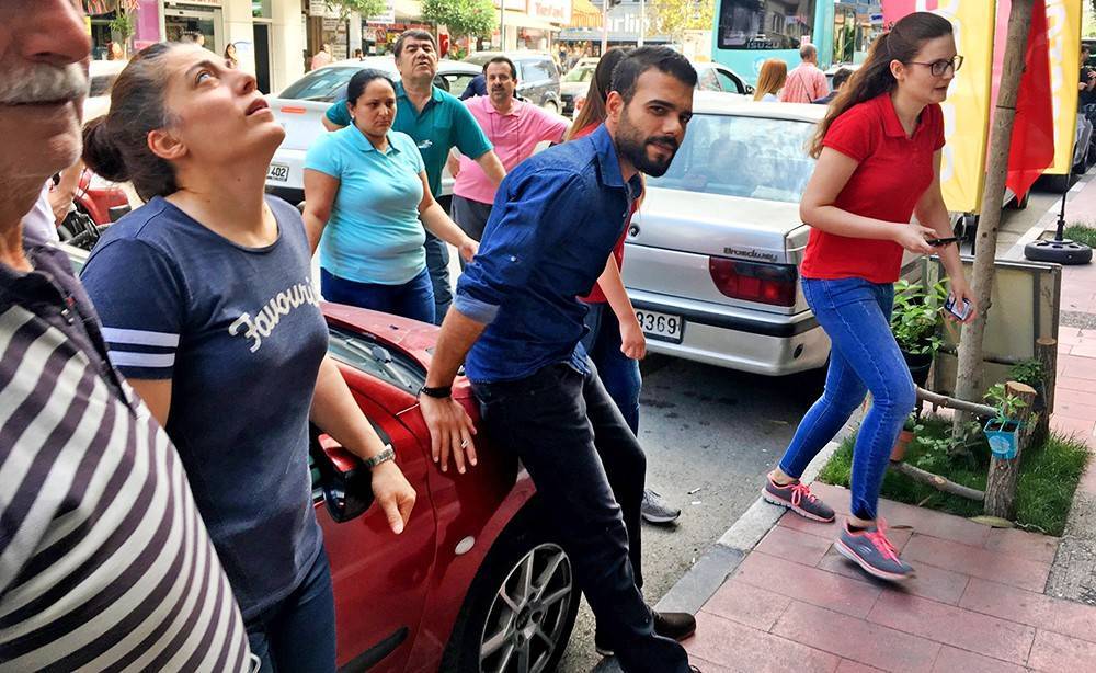В Стамбуле началась паника после землетрясения