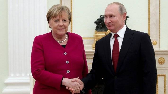 Переговоры Путина и Меркель завершились спустя три с половиной часа