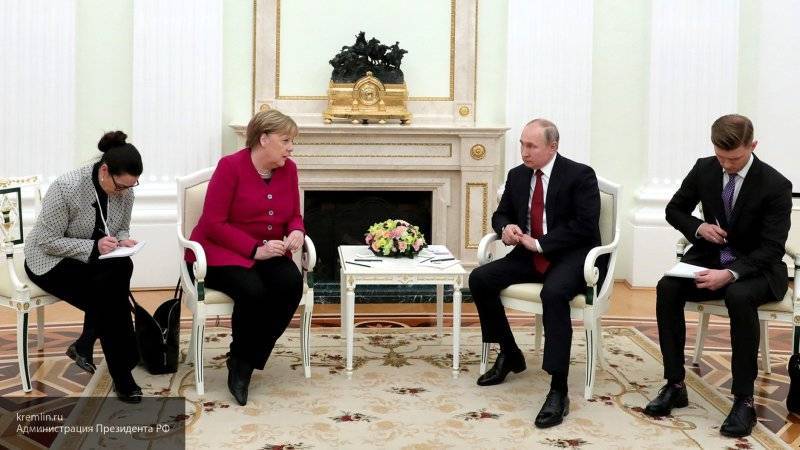 Путин рассказал Меркель об итогах своей недавней поездки в Дамаск