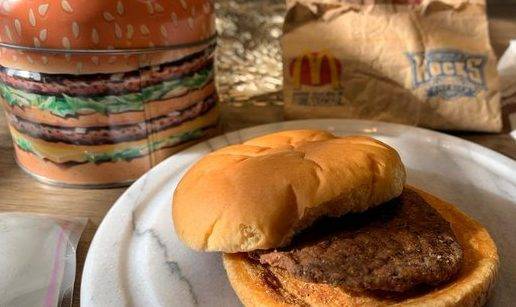 Найден 20-летний гамбургер из McDonald's. Выглядит как свежий