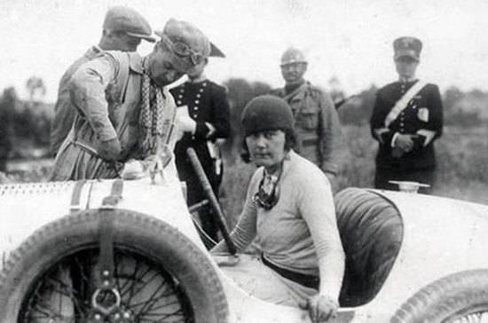 111 лет назад стартовала первая женская автогонка