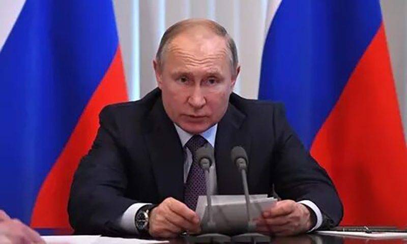 Путин выступил за бессрочный закон о статусе Донбасса