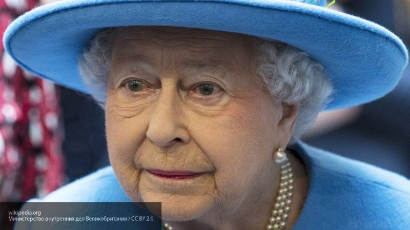 Журналисты впервые засняли Елизавету II после отречения принца Гарри