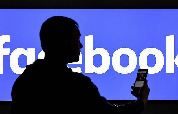 Facebook и Instagram удаляют записи в поддержку убитого США генерала Сулеймани