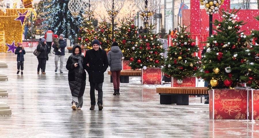 Около 5 млн туристов приехали в Москву на новогодние праздники