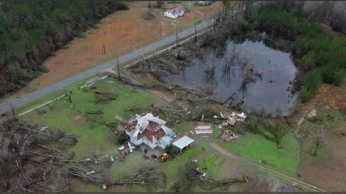 Жертвами торнадо на юге США стали минимум 11 человек
