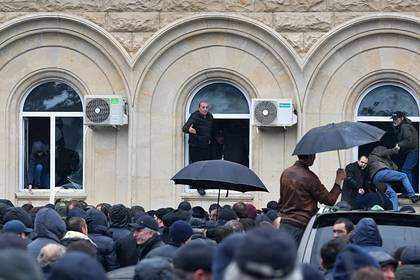 Власти Абхазии запротестовали из-за назначения повторных выборов