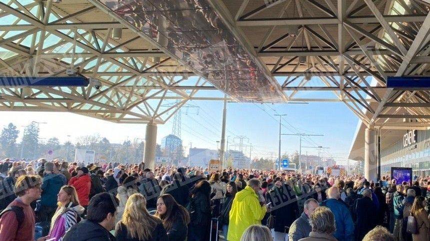 В аэропорту Женевы объяснили, почему произошла массовая эвакуация пассажиров
